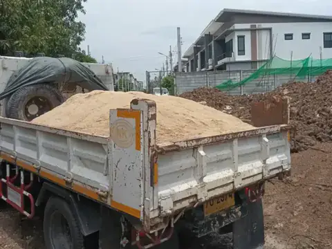 ขายและส่งดินถม ทรายถม หินคลุกถึงหน้างาน